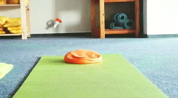 Yoga-Matte im Yoga-Raum