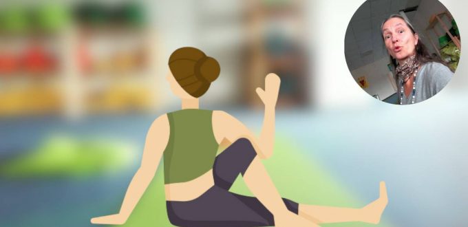 yoga-stundeRücken-Yoga-Übung-Drehsitz-Variante