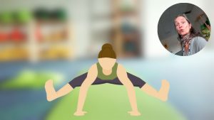 yoga-stunde Rücken-Yoga-Übung-Gegrätschte-Vorwärtsbeuge-Paschimottanasana