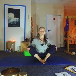 Mahashakti im Workshop - Yoga bei Hohlkreuz und für den unteren Rücken