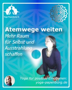 Mahashakti zeigt dir eine Vorübung der Yoga-Übung "Die Taube" mit der du deine Hüften dehnen kannst.